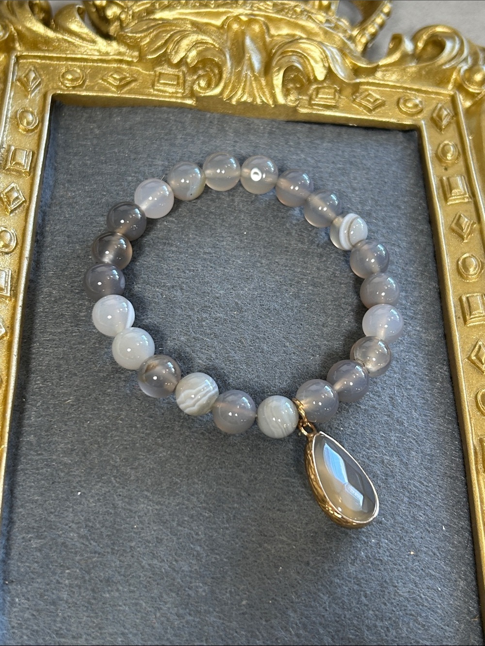 Gray Agate Beaded Bracelet with Teardrop Pendant